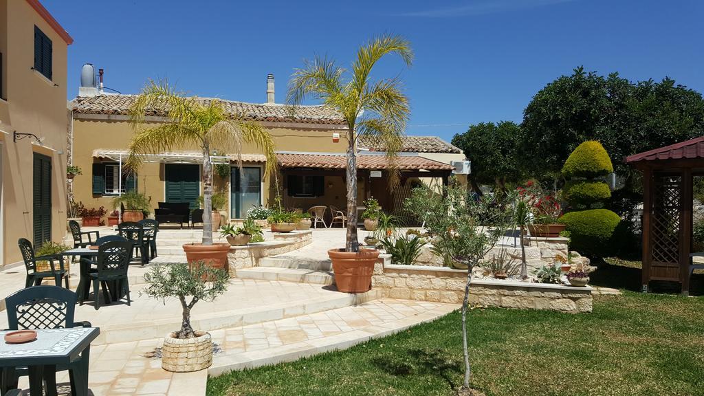 Villa Alla Corte Di Nonna Maria Pozzallo Exterior foto