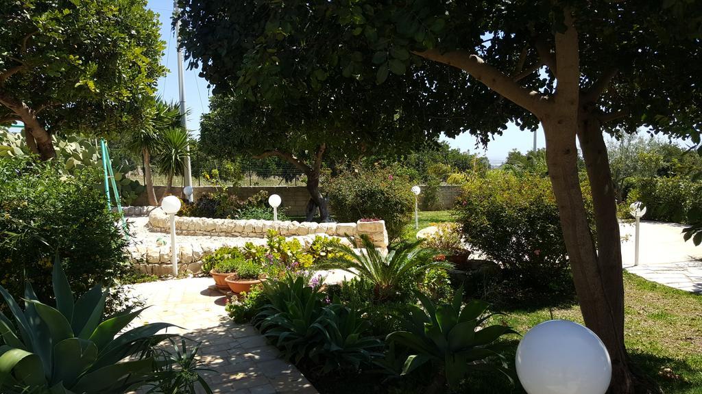 Villa Alla Corte Di Nonna Maria Pozzallo Exterior foto