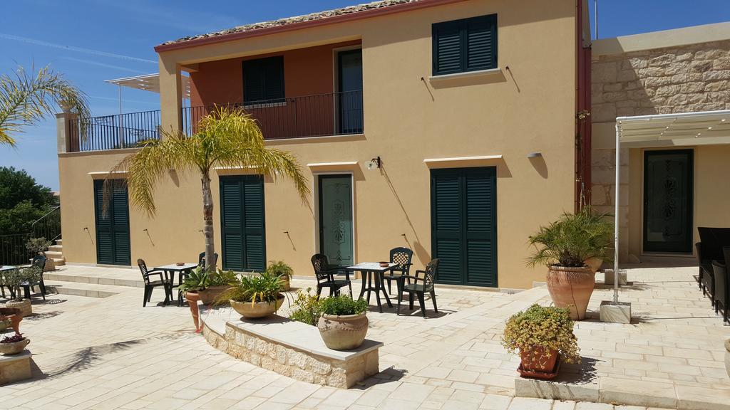 Villa Alla Corte Di Nonna Maria Pozzallo Exterior foto