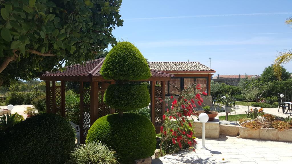 Villa Alla Corte Di Nonna Maria Pozzallo Exterior foto