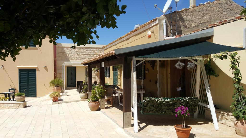 Villa Alla Corte Di Nonna Maria Pozzallo Exterior foto