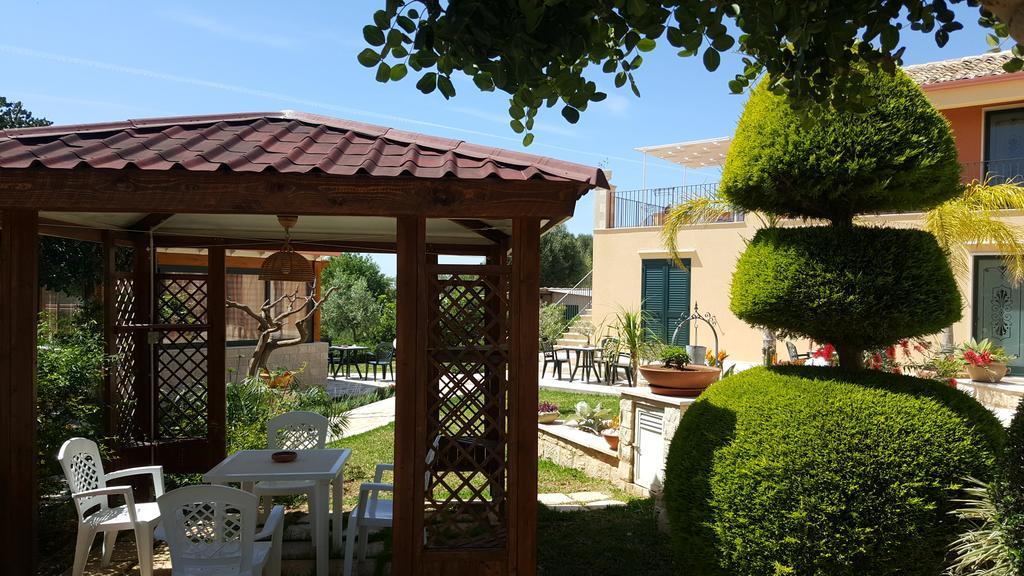 Villa Alla Corte Di Nonna Maria Pozzallo Exterior foto