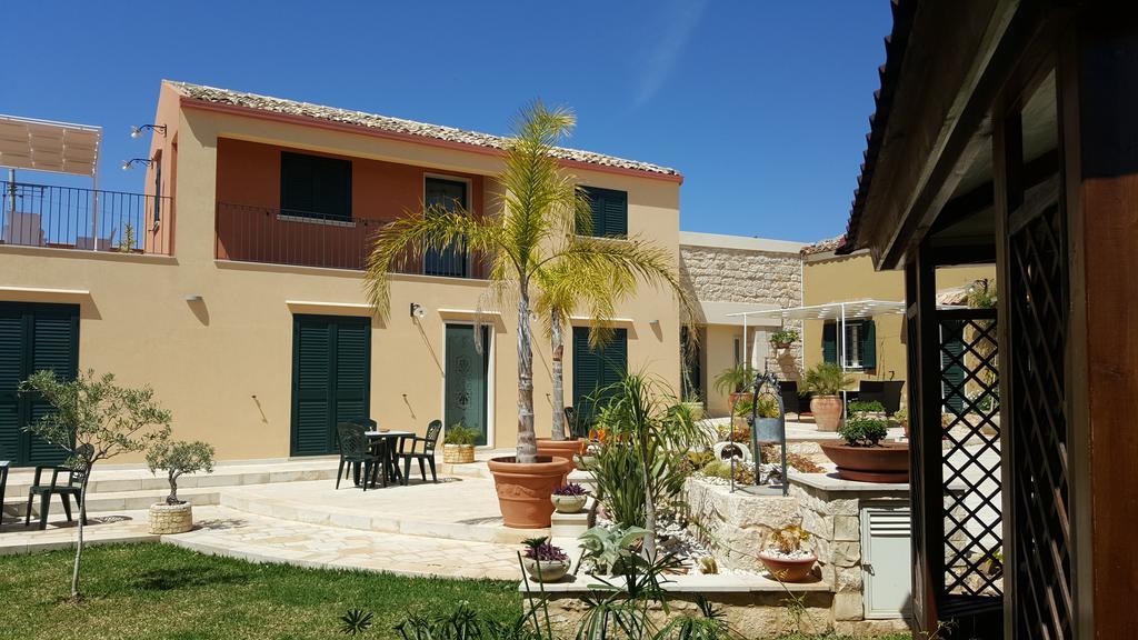 Villa Alla Corte Di Nonna Maria Pozzallo Exterior foto