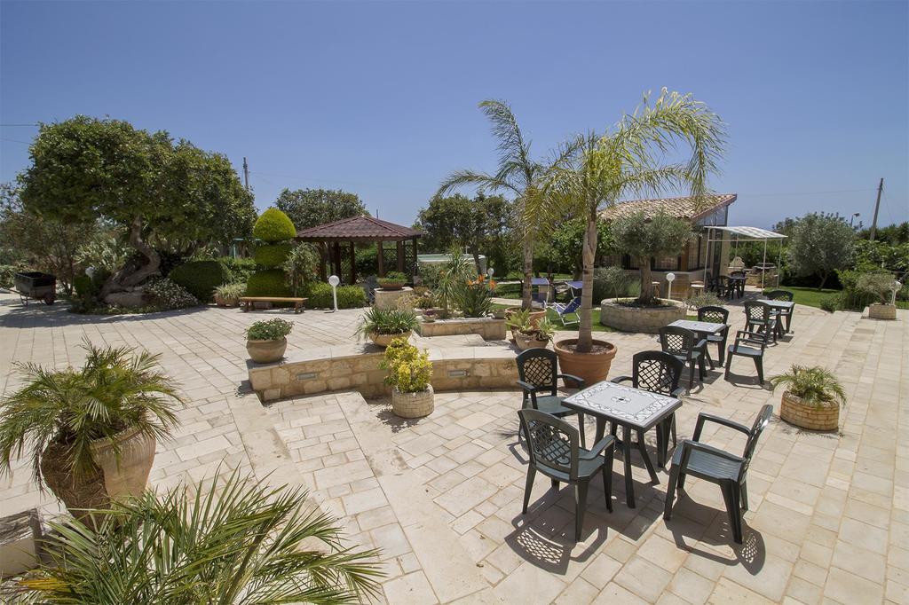 Villa Alla Corte Di Nonna Maria Pozzallo Exterior foto