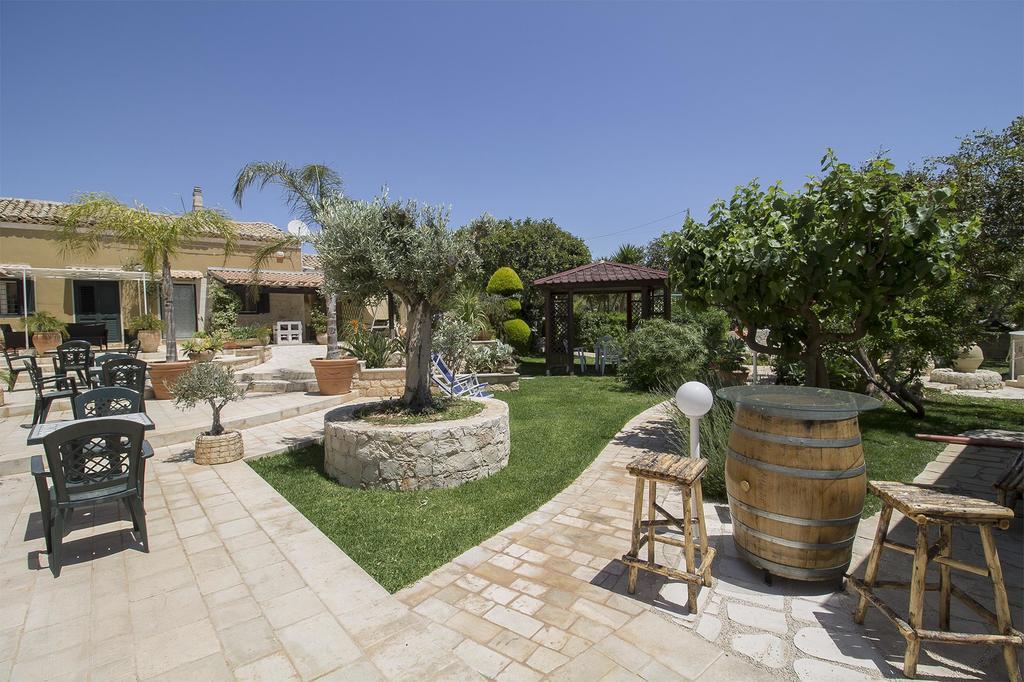 Villa Alla Corte Di Nonna Maria Pozzallo Exterior foto
